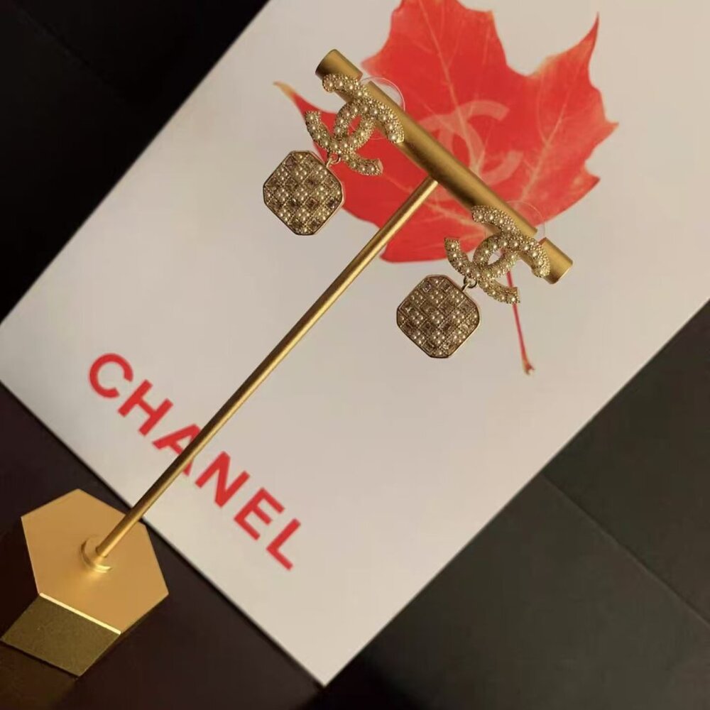 Chanel Classic Interlocking Cc Charm Earrings - image 5